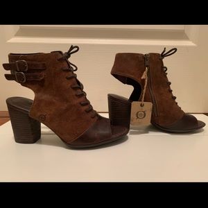 Born Footwear: Open toe lace up heels